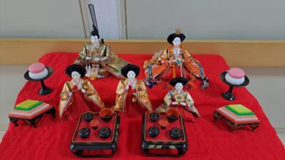 フロアにもお雛様